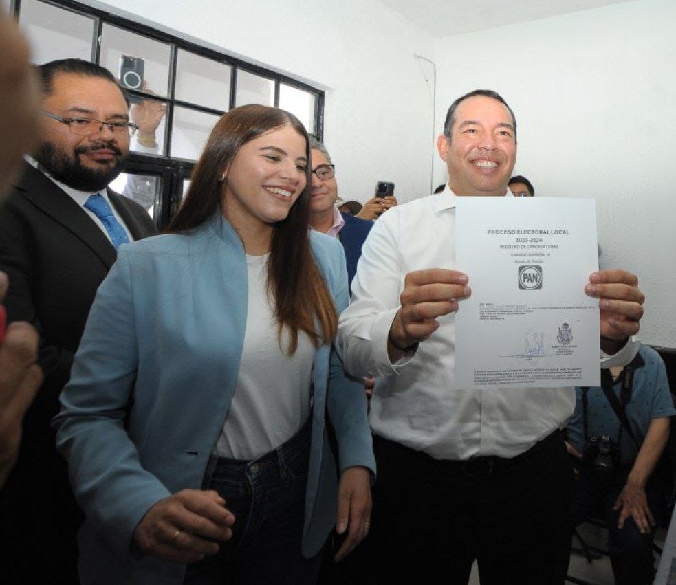 Roberto Cabrera Valencia se registra como candidato único del PAN a la  Presidencia de San Juan del Río - Expreso Queretaro