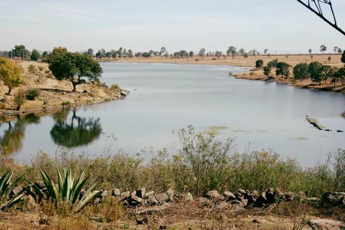 Protestan en la legislatura local contra reformas para el tandeo de agua en Querétaro