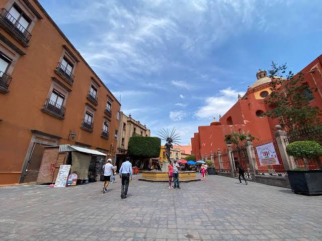 Ejecutan a una mujer al salir de su domicilio en colonia Vista Alegre en la capital de Querétaro