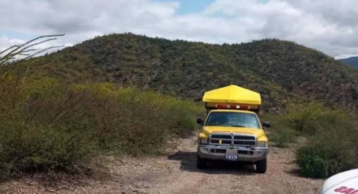 Vecinos de la colonia Obrera cierran lateral de 5 de febrero para exigir servicio de agua 