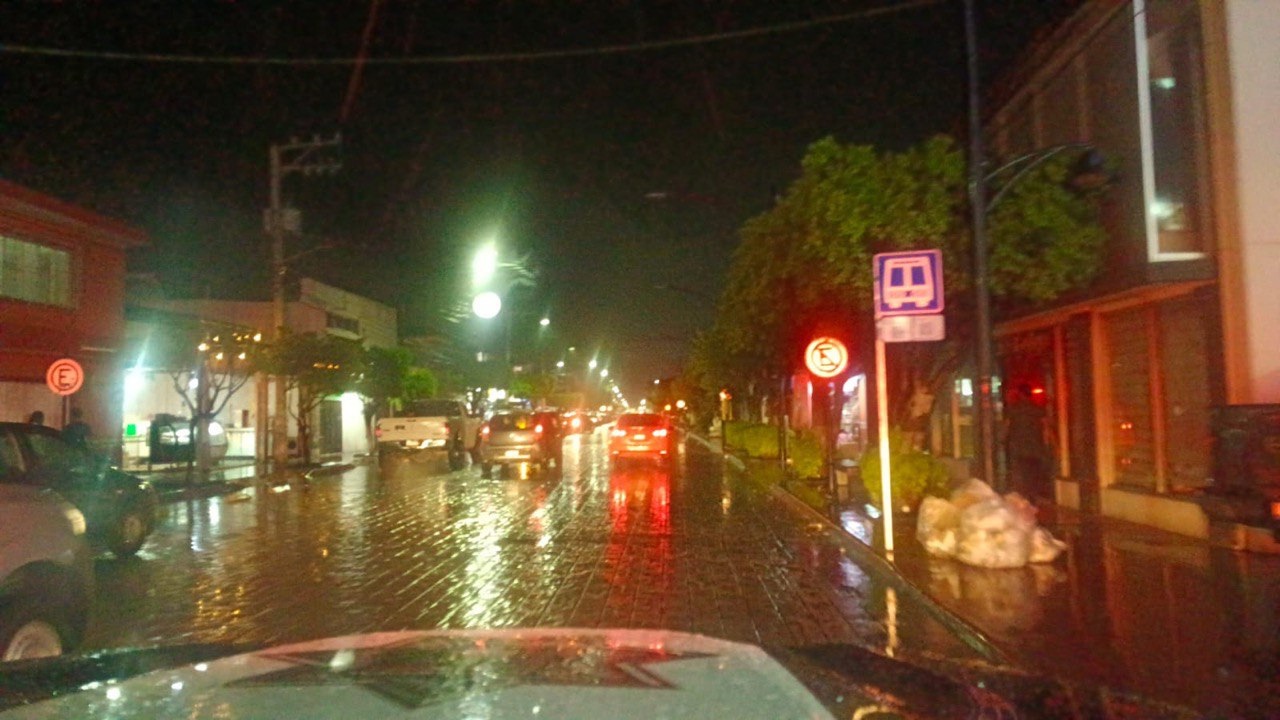 Lluvias ponen en vigilancia a USEBEQ: seis escuelas ya reportan afectaciones