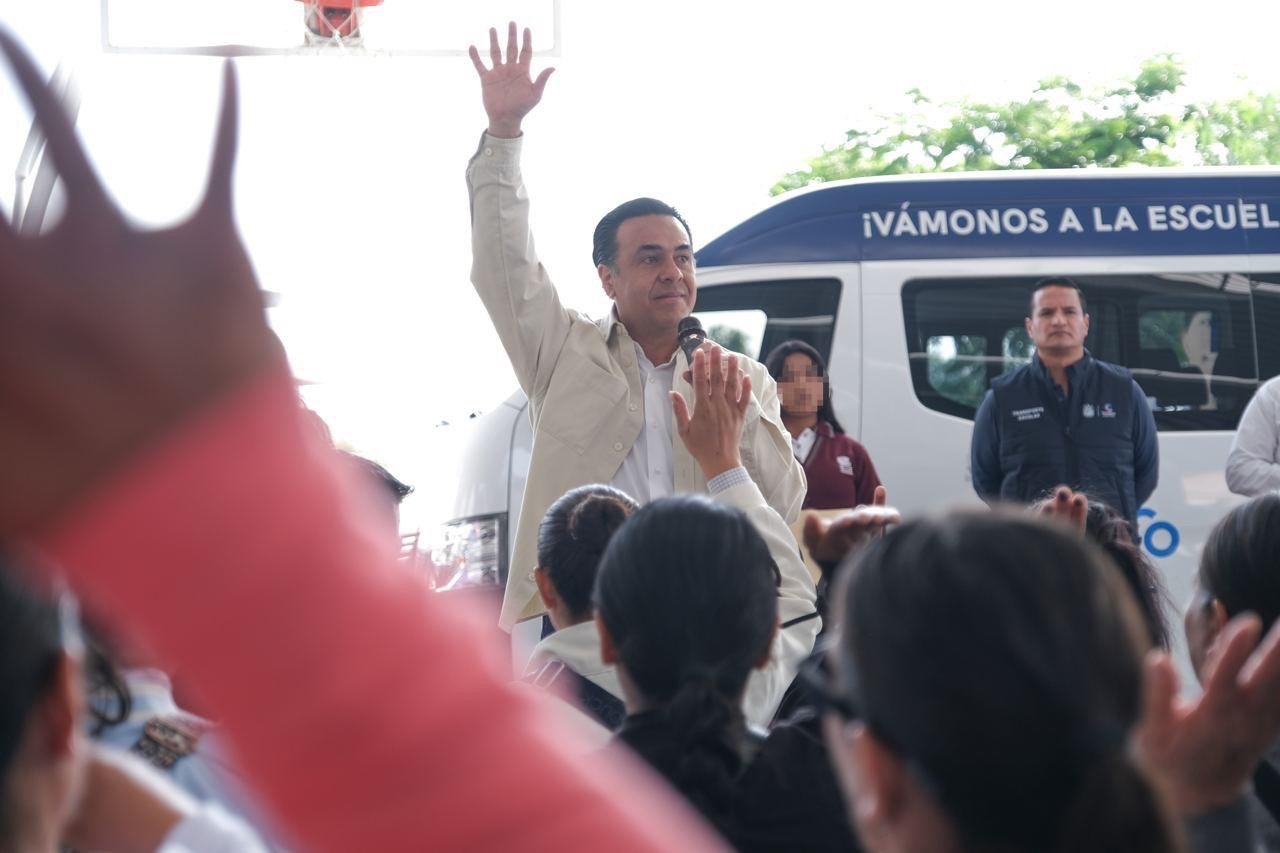 Frenan deserción escolar en Corregidora: SEDESOQ lleva transporte gratuito a 18 comunidades
