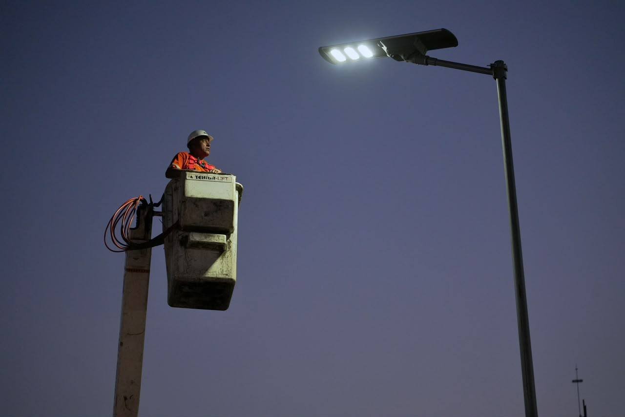 Libramiento Surponiente estrena alumbrado; instalan más de 130 luminarias LED solares