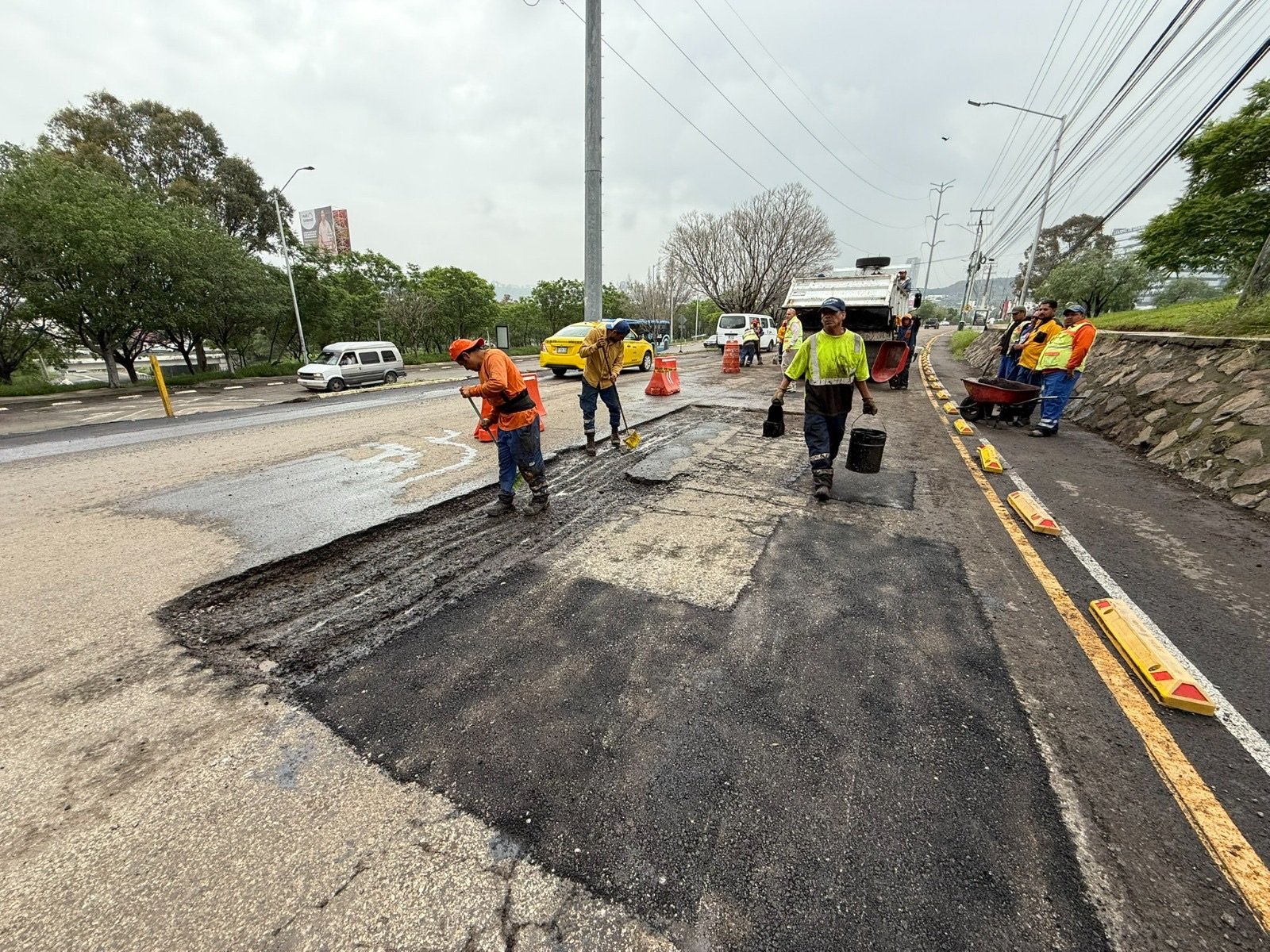 Invierten 25 millones de pesos este año para bacheo y mantenimiento vial en Querétaro