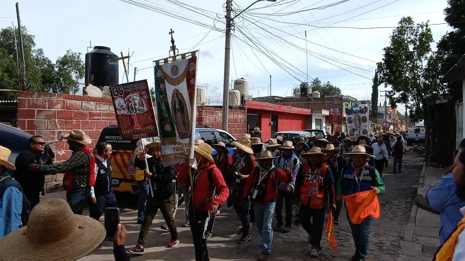 Más de 5 mil peregrinos avanzan rumbo a la Basílica de Guadalupe sin incidentes