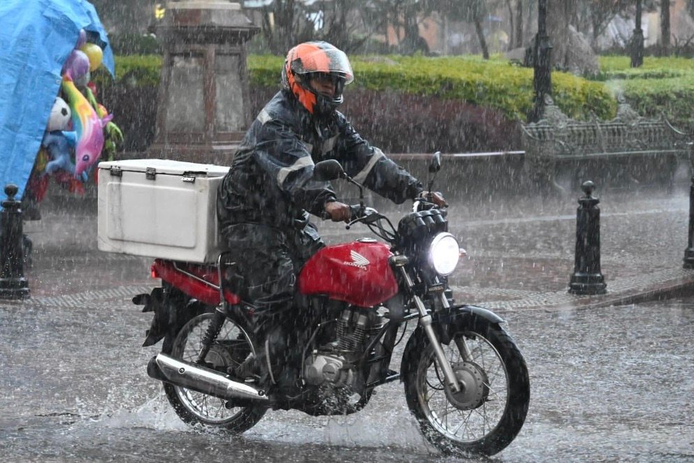 No guarde el paraguas; prevén más lluvias durante el resto de la semana en Querétaro