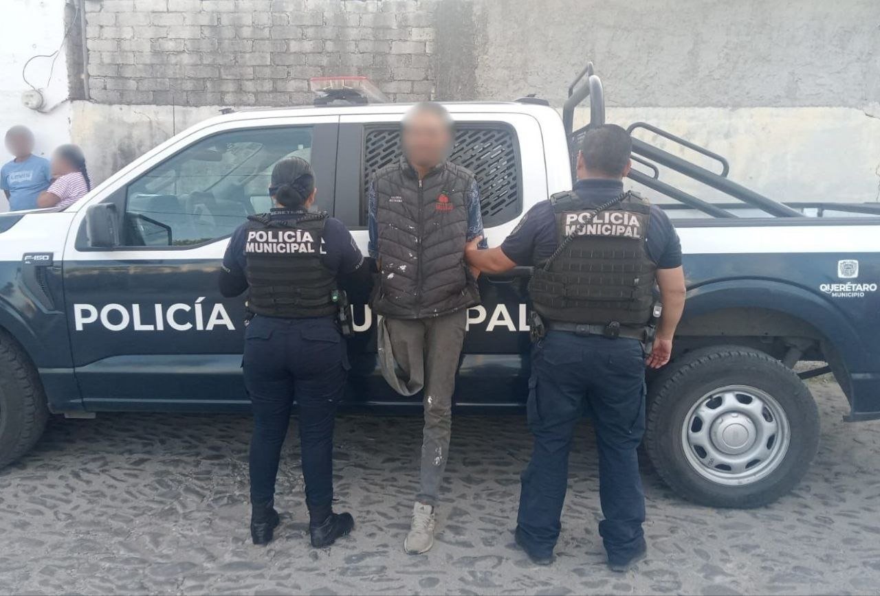 Cae sujeto tras robar en vivienda de La Tinaja; fue detenido por la Policía Municipal