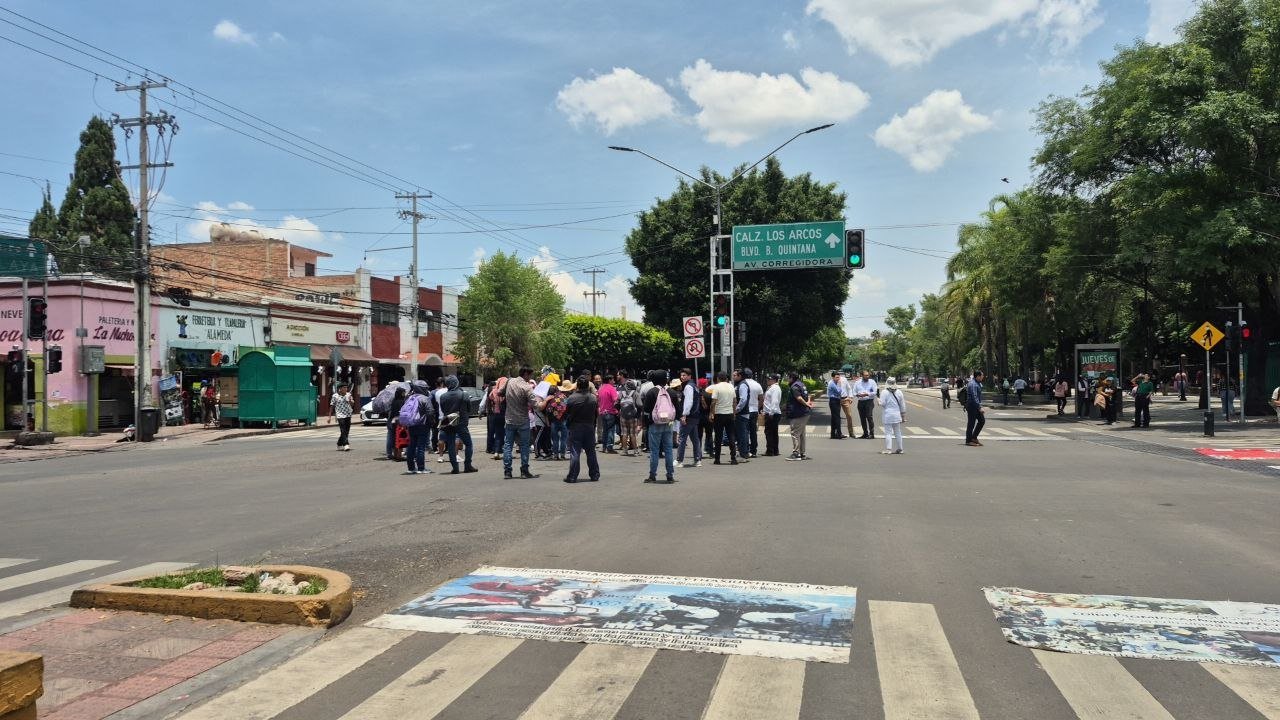 Bloqueo en Zaragoza se originó tras impedir la instalación de ambulantes en el Jardín Zenea