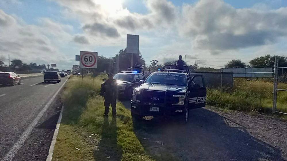 Vigilan accesos a Querétaro tras bloqueos y quema de vehículos en estados vecinos