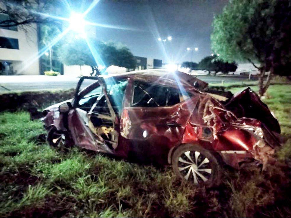 Tragedia en la Querétaro-Galeras: una persona muere tras aparatosa volcadura