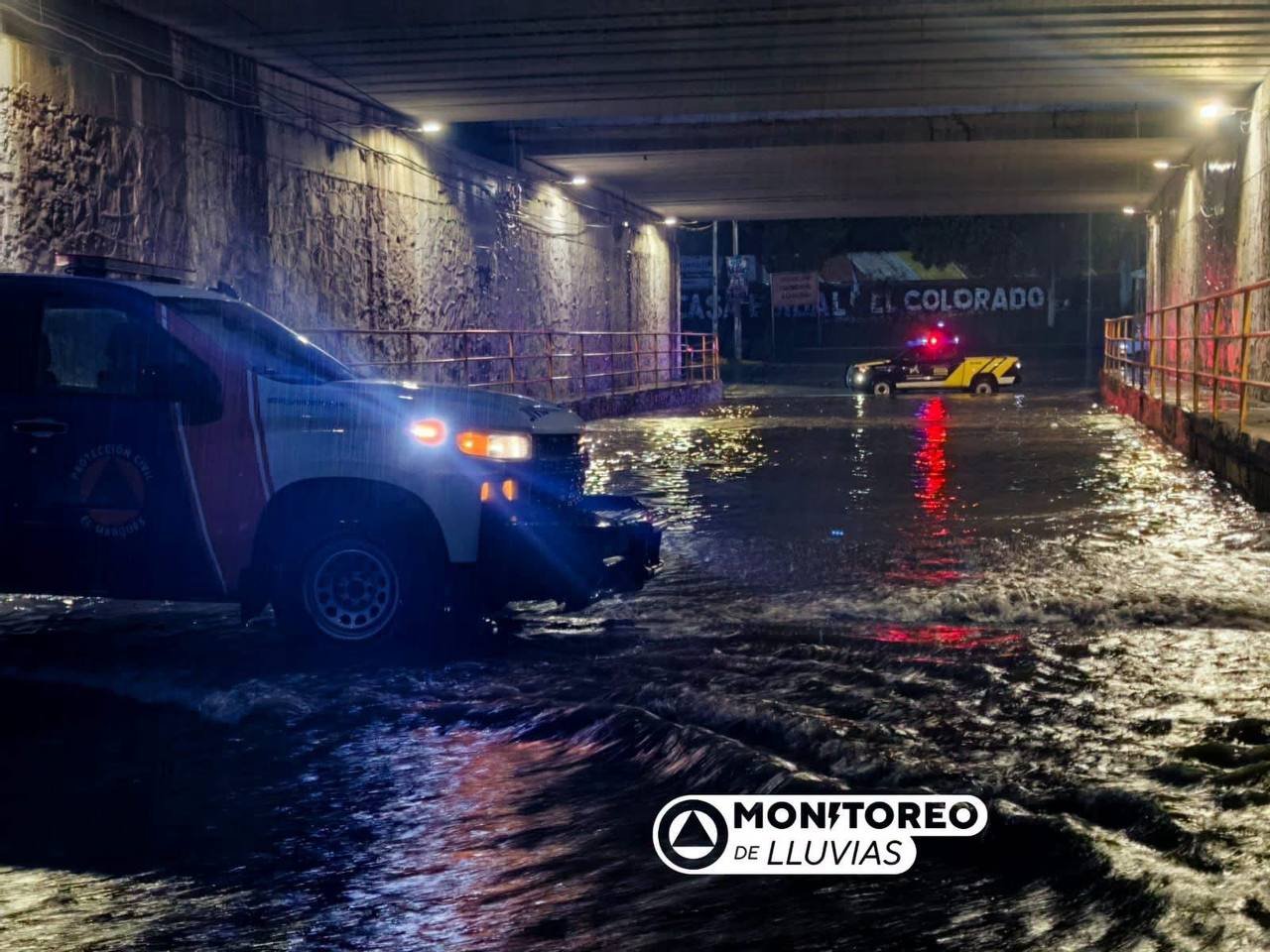 Lluvias dejan vialidades anegadas y obligan a cerrar pasos en Querétaro y El Marqués
