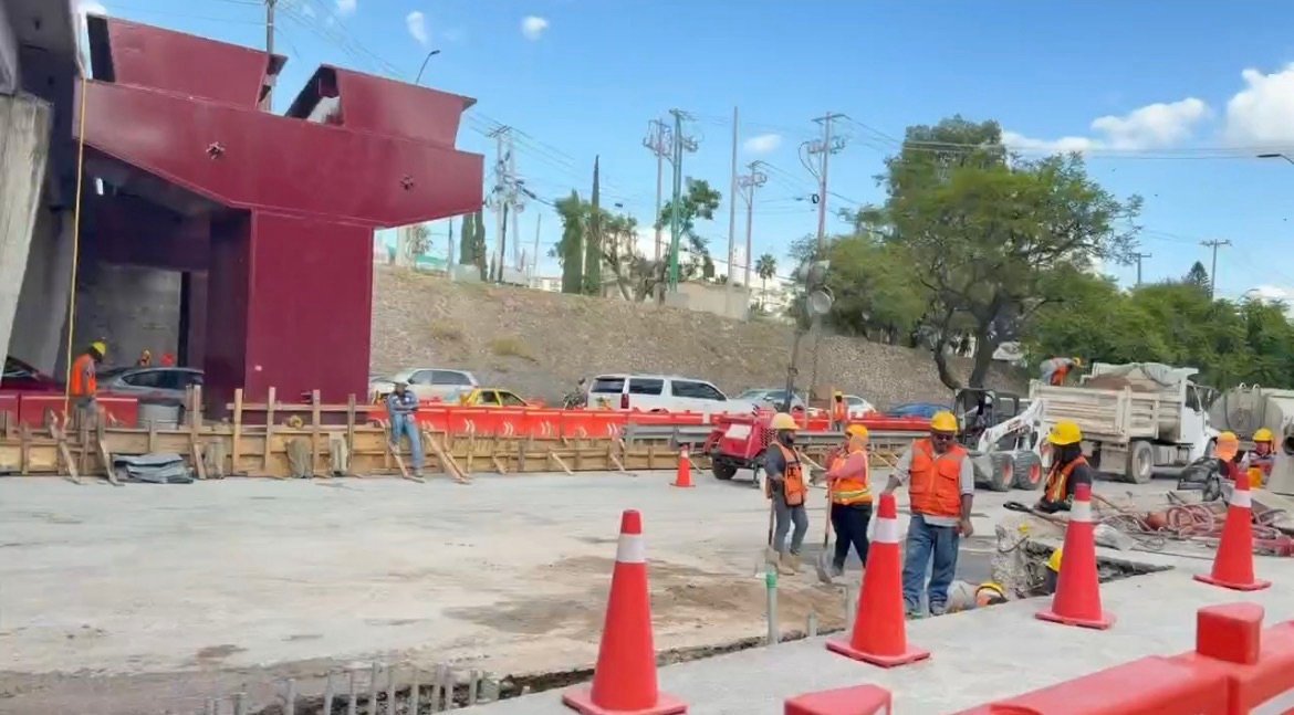 Pueden poner el color que quieran: Kuri deja en manos de ciudadanos el puente guinda
