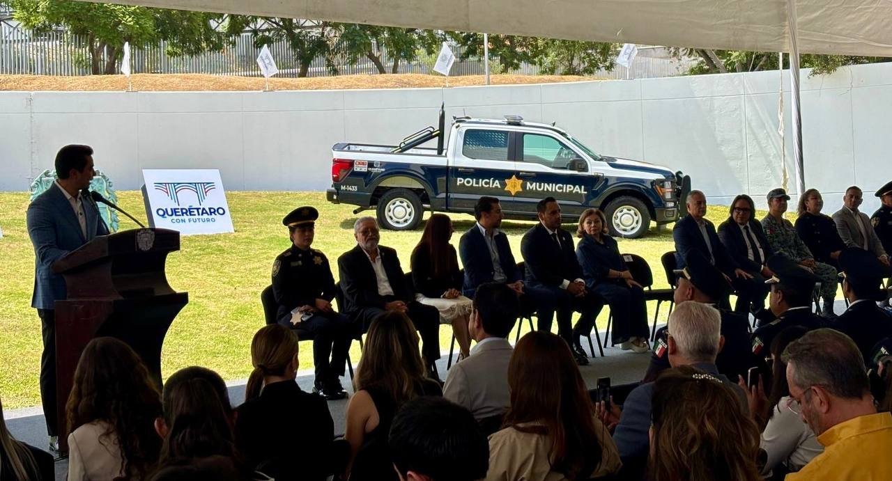 Querétaro fortalece a su Policía Municipal con 13 patrullas nuevas y equipamiento