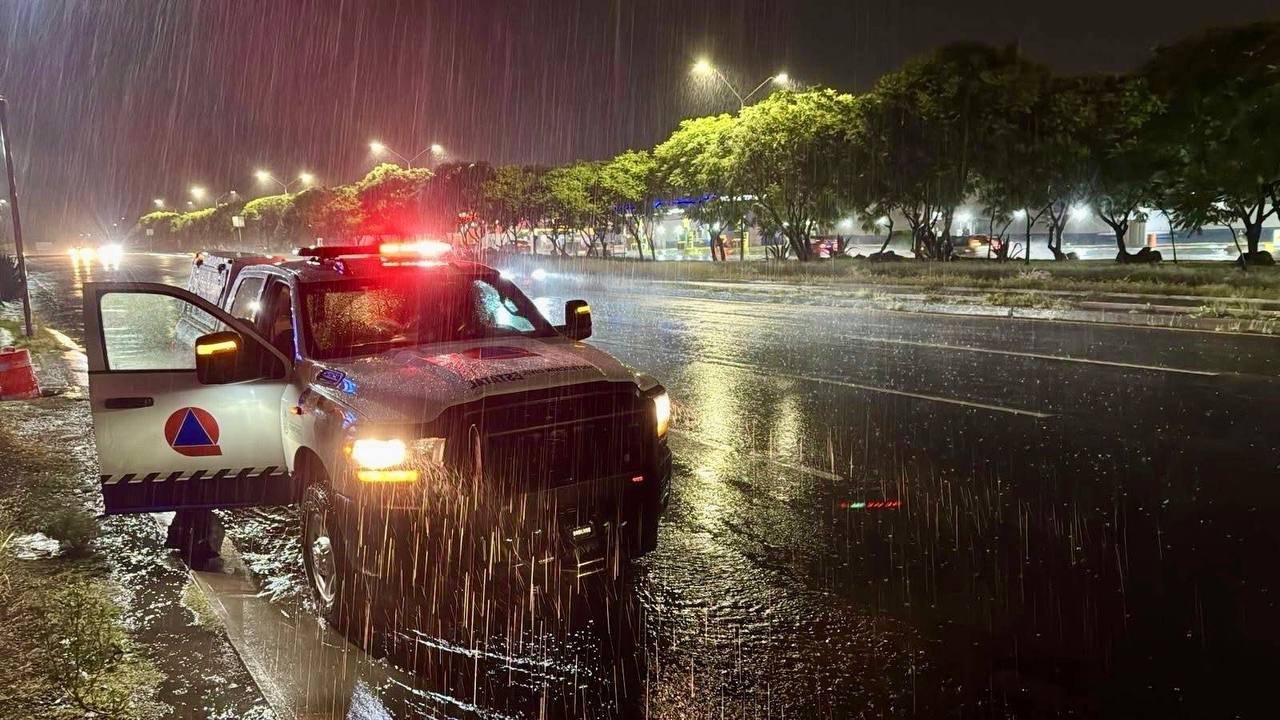 Querétaro se prepara para más lluvias: activan camiones y equipos vactor