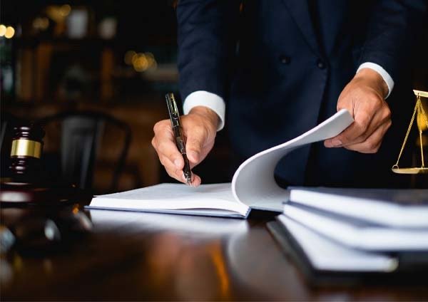 ¡Ojo con los notarios! Gobierno pide reportar retrasos e incumplimientos