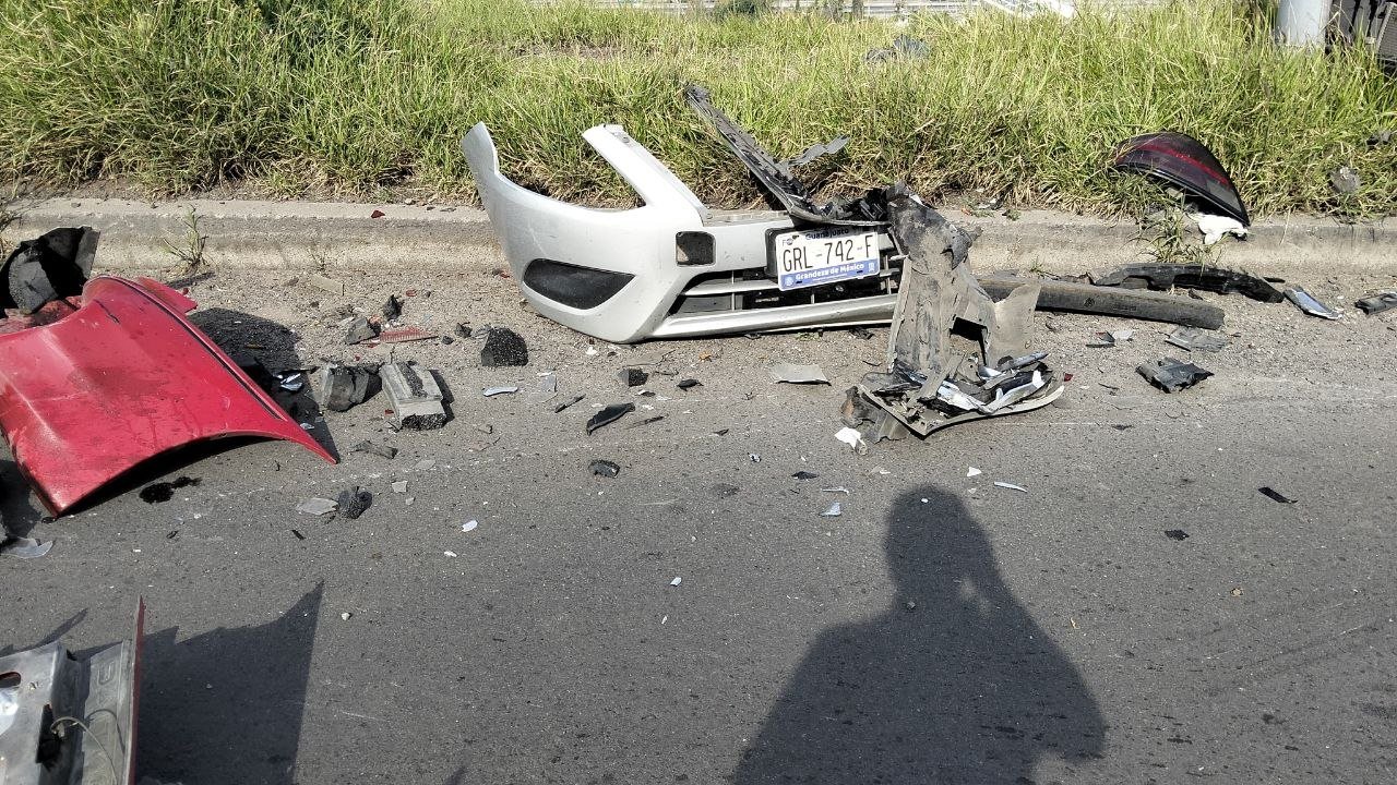 Aparatoso choque en Boulevard de la Nación deja caos vial durante dos horas