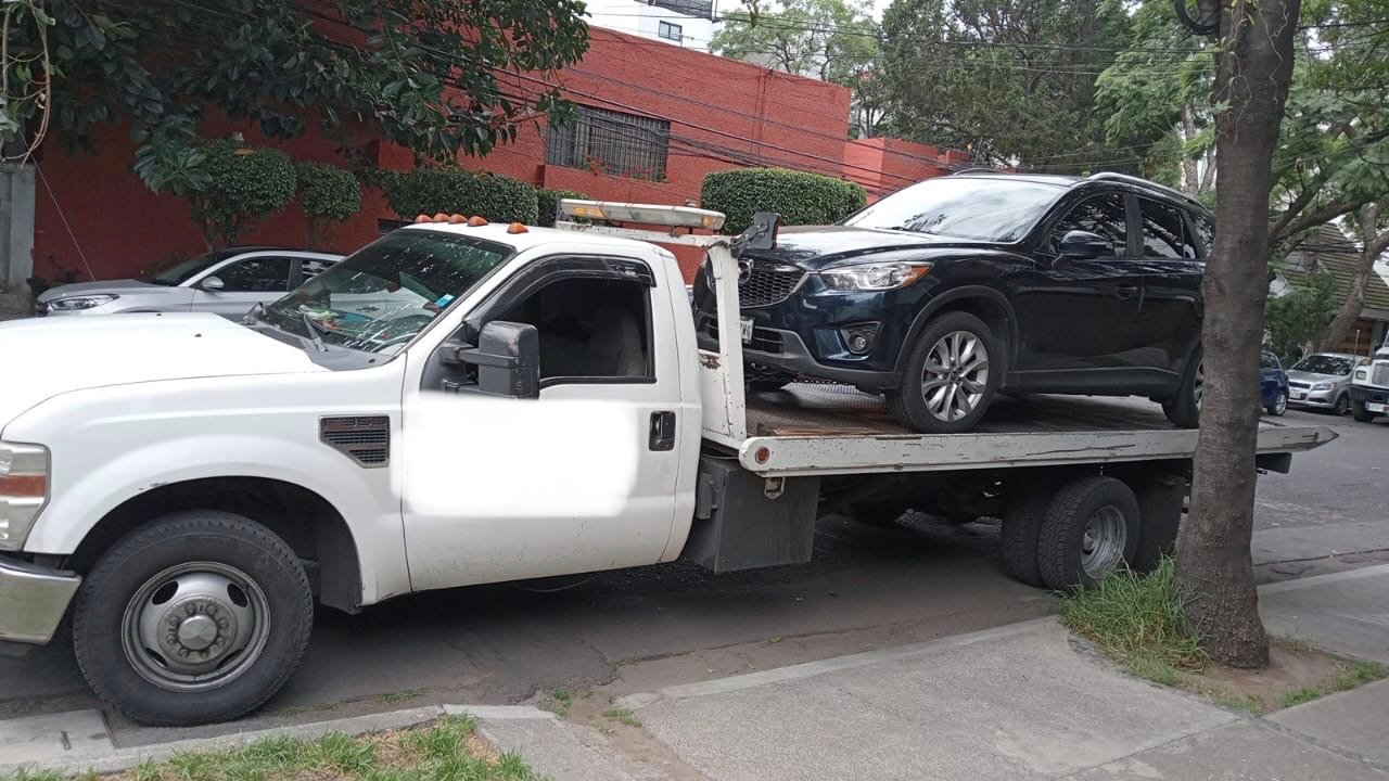 Cabildo Metropolitano acuerda ordenar el servicio de grúas y agilizar permisos comerciales