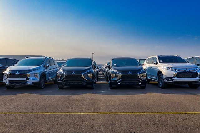 Aprieta el bolsillo: cae venta de autos nuevos en Querétaro y 75% se financia