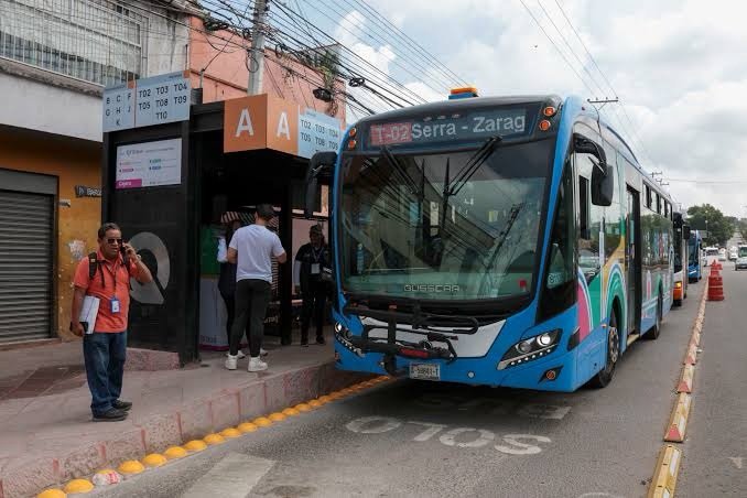 Hasta 40 minutos de retraso: obras en la 57 también colapsan rutas de QroBús