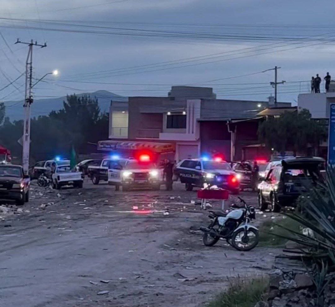 Riña en La Versolilla termina con dos personas lesionadas y tres detenidos