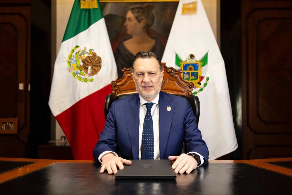 Kuri respalda regulación nacional de celulares en aulas y propone ir por las redes sociales