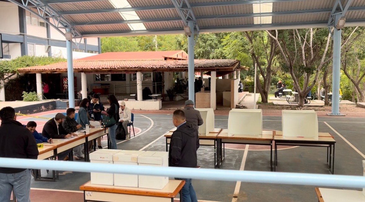 UAQ inicia sin contratiempos votación para elegir a su próximo rector o rectora