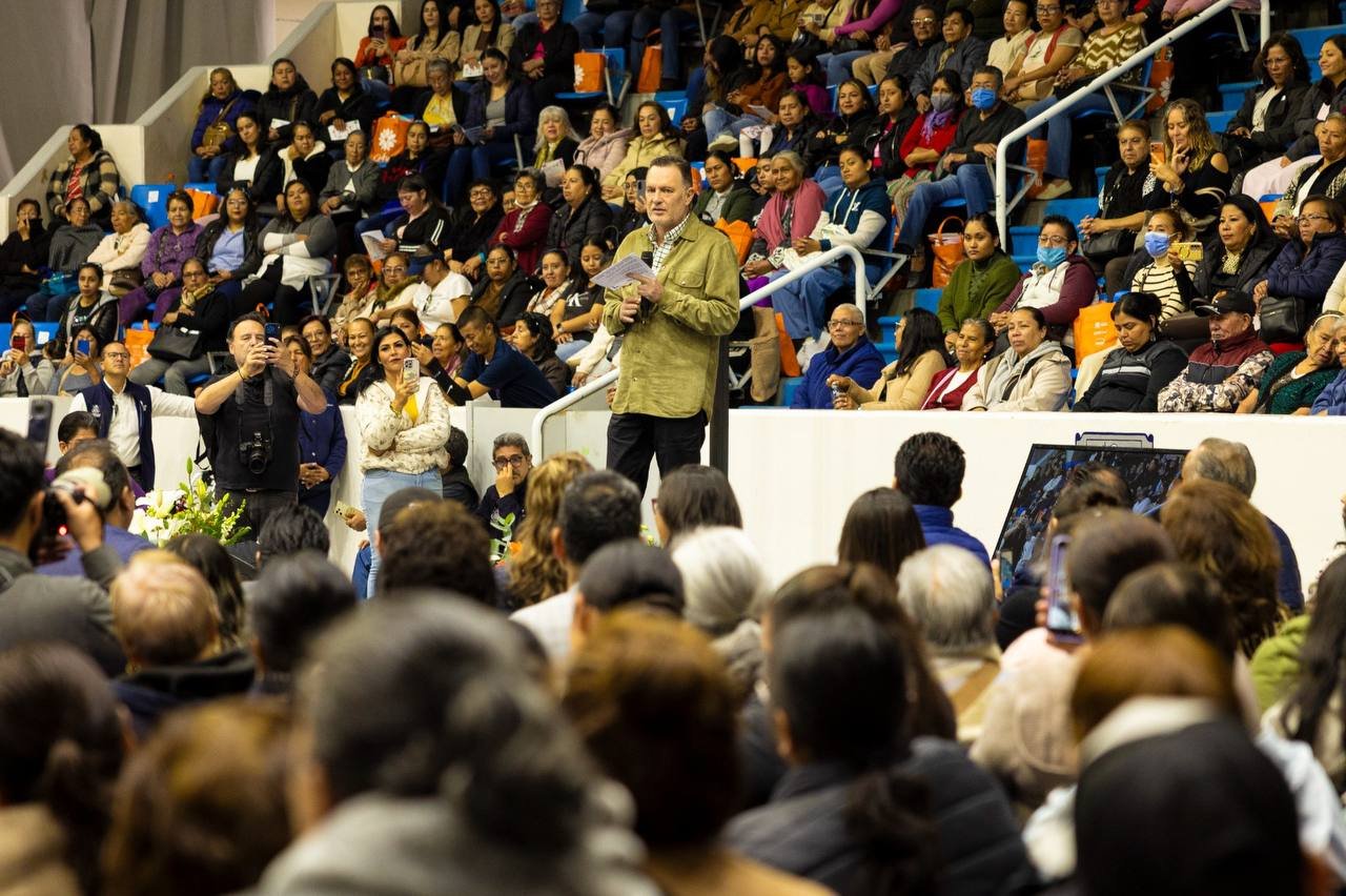 Mauricio Kuri abre congreso sobre el papel de la familia en la formación de las mujeres