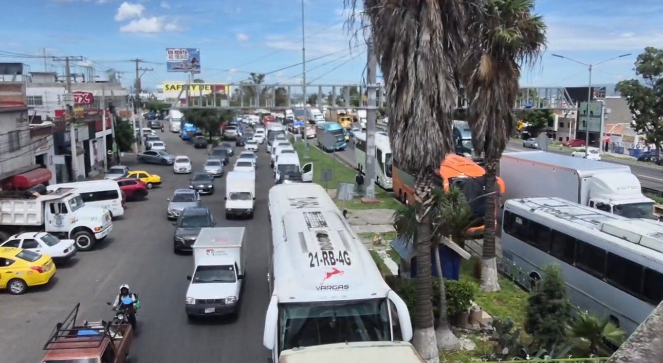 Transportistas anuncian bloqueos y caravanas en carreteras federales de Querétaro a partir de las 8:00 horas