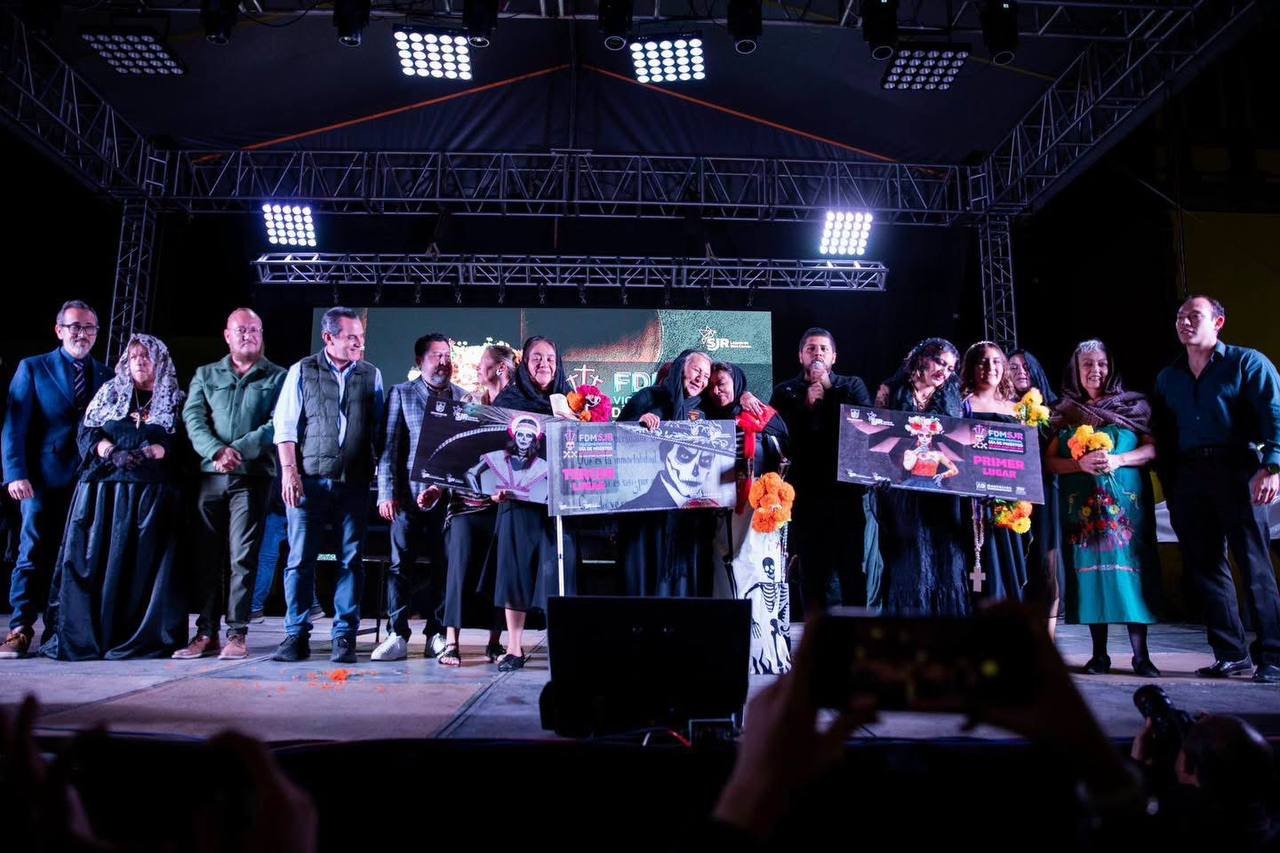 Jenni Rivera y Valentín Elizalde fueron los protagonistas del llanto ganador en concurso de plañideras