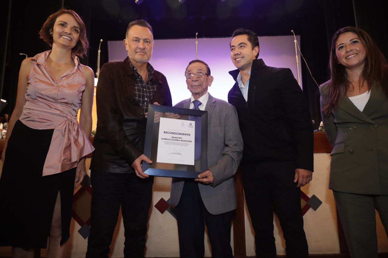 Más de seis décadas de música y enseñanza, Querétaro rinde homenaje al maestro Aurelio Olvera