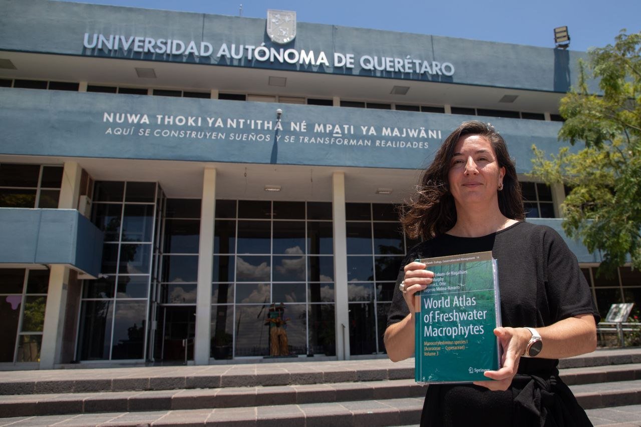Ciencia queretana que cruza fronteras. Investigadora de la UAQ participa en atlas mundial de plantas acuáticas