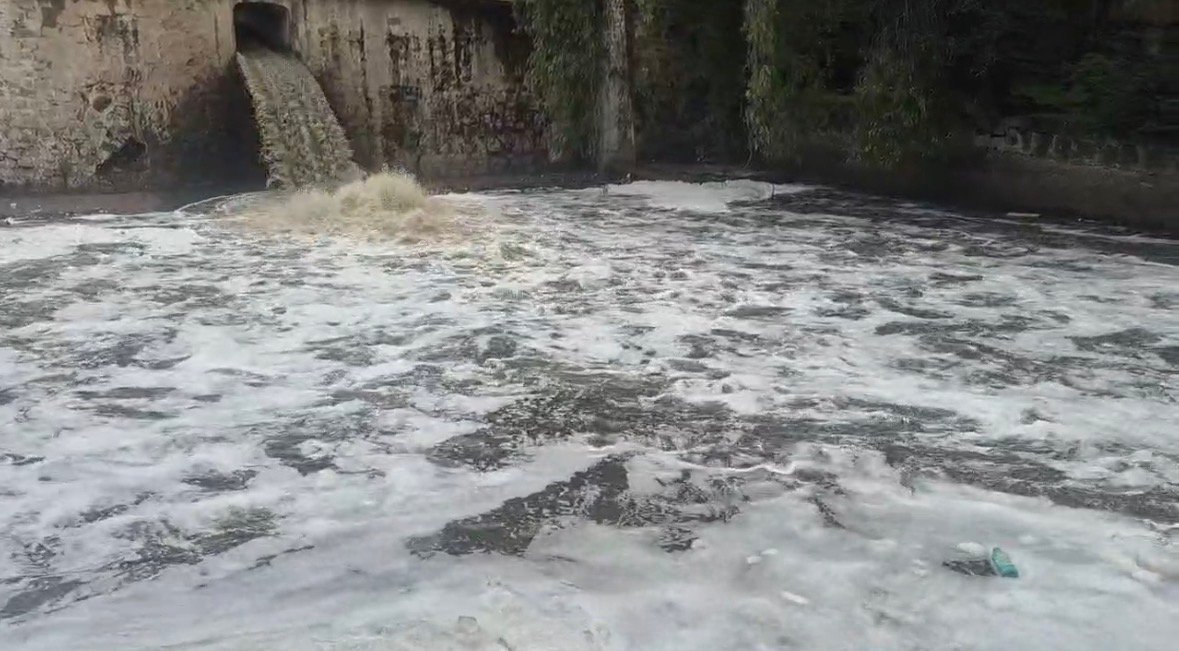 La presa del Diablo registra un nivel importante tras las lluvias; piden no acercarse a las orillas