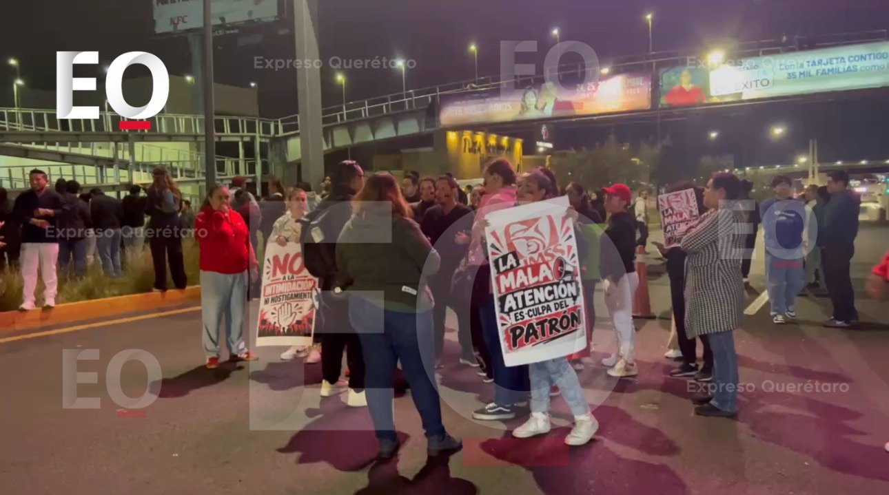 Trabajadores del IMSS bloquean Paseo 5 de Febrero en Querétaro; exigen diálogo y denuncian desabasto