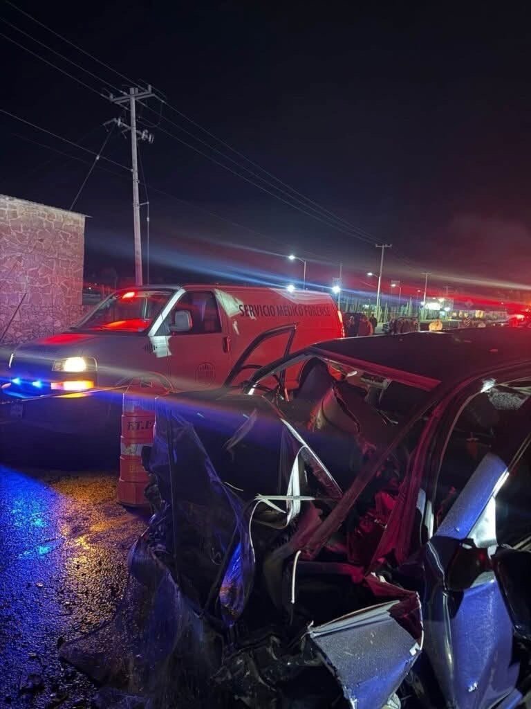 Domingo negro, un muerto y dos lesionados en brutal choque en Ezequiel Montes