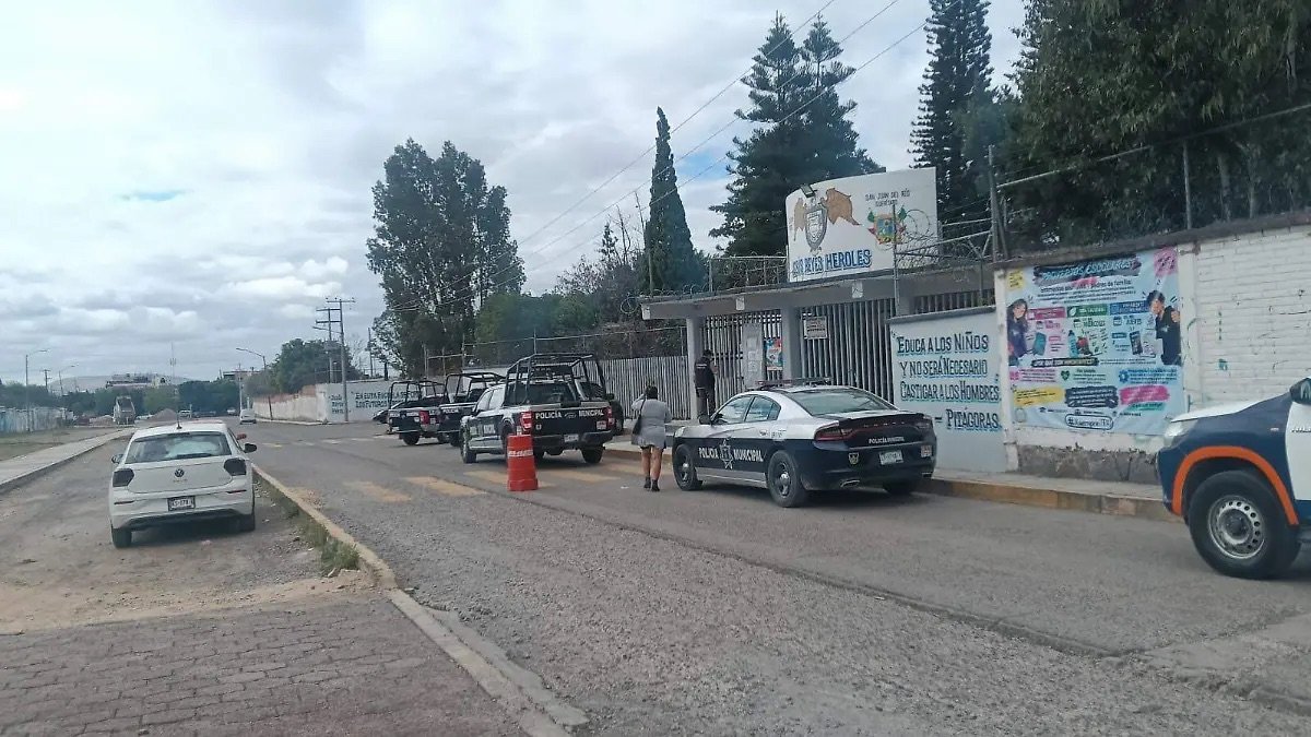 Investigan intoxicación de posibles drogas de una estudiante de secundaria en San Juan del Río