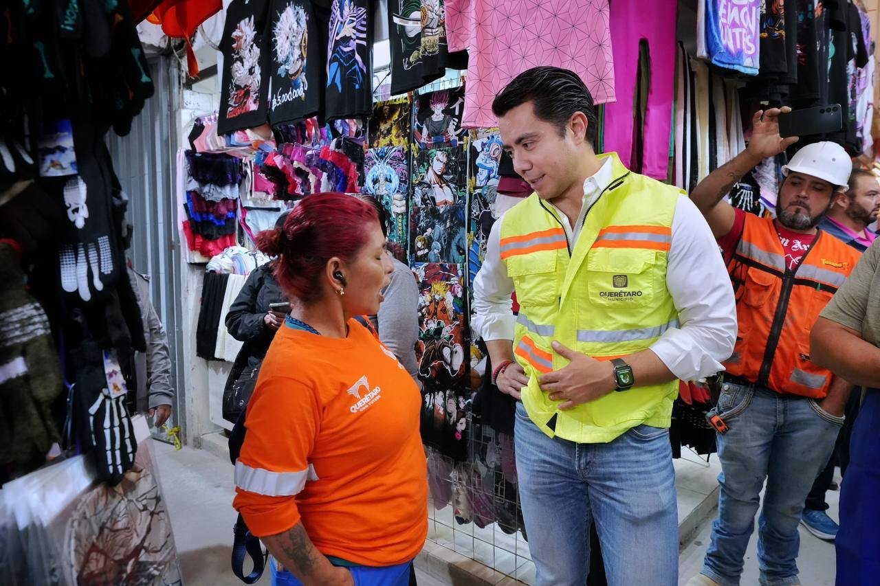 Rehabilitan el mercado Escobedo de Querétaro con obras en drenaje, agua potable y baños